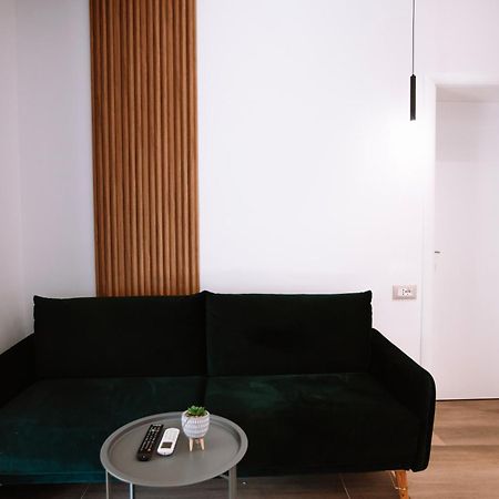 Barrikada Str Modern Apartments - The Nest Tirana Zewnętrze zdjęcie