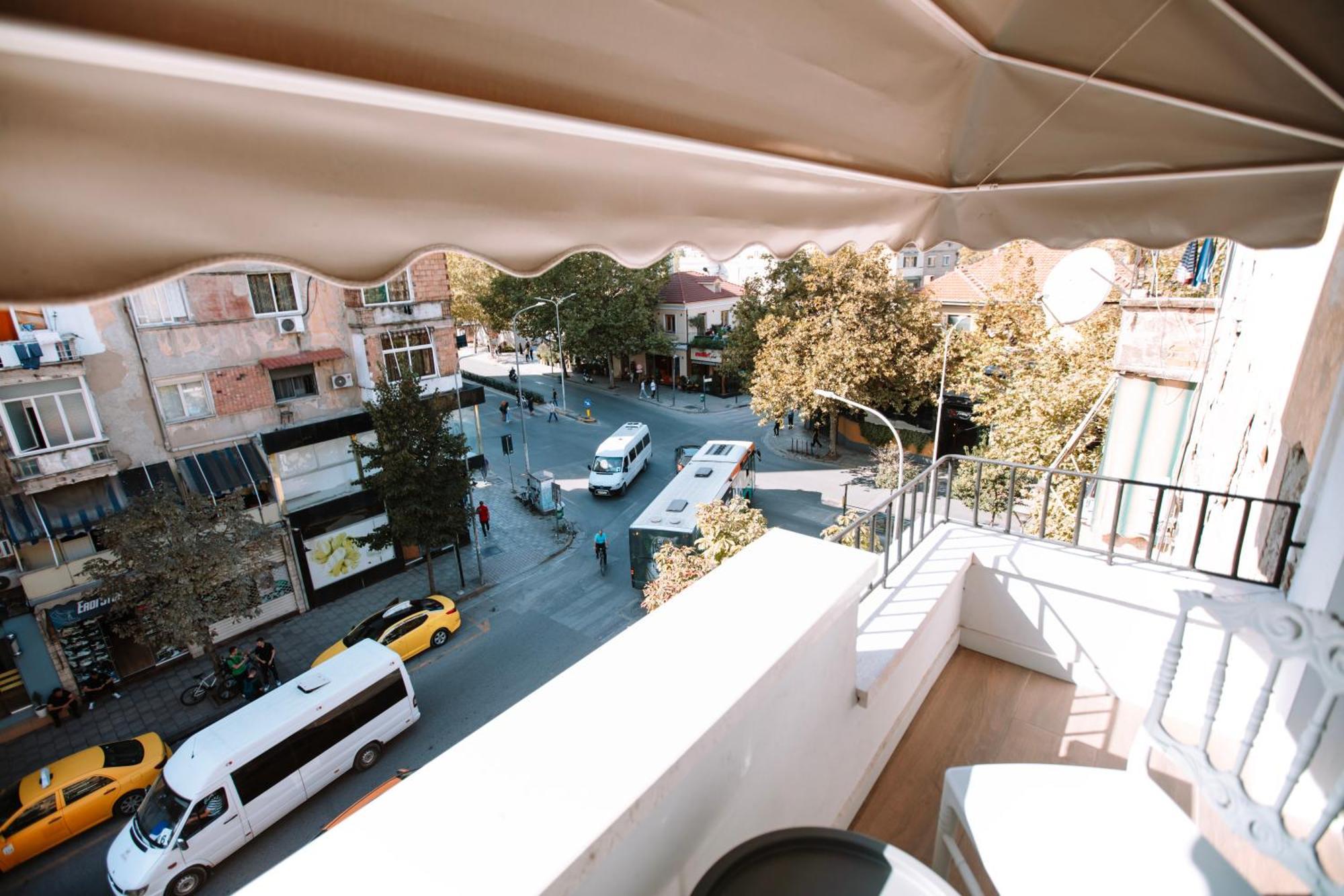 Barrikada Str Modern Apartments - The Nest Tirana Zewnętrze zdjęcie